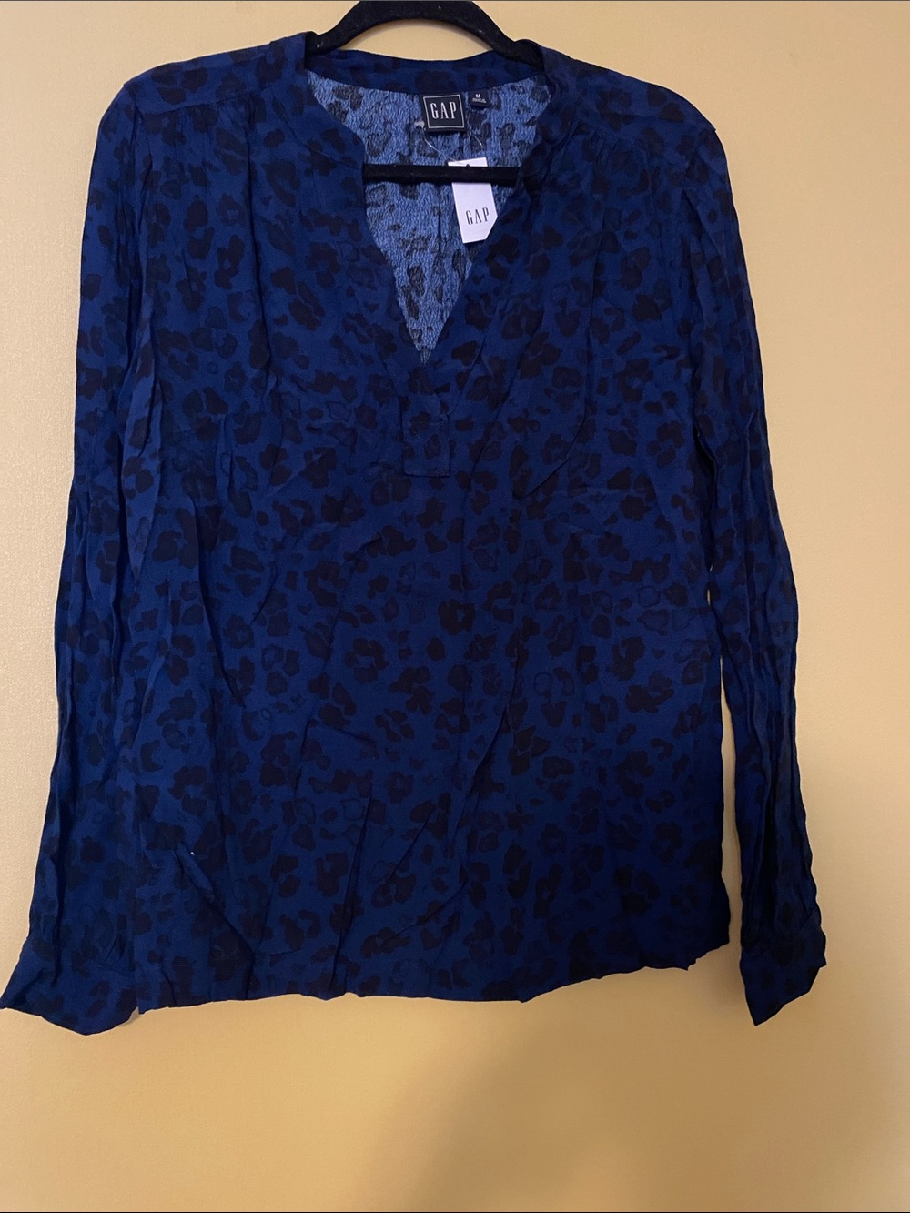 GAP Navy Blue Long-Sleeve Printed V-Neck Blouse